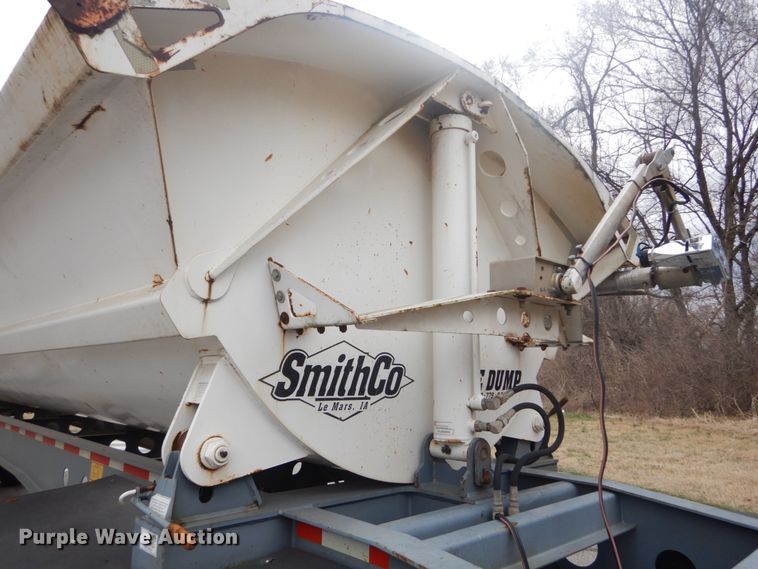 image for item GT9685 2003 Smith Co 2002  side dump trailer