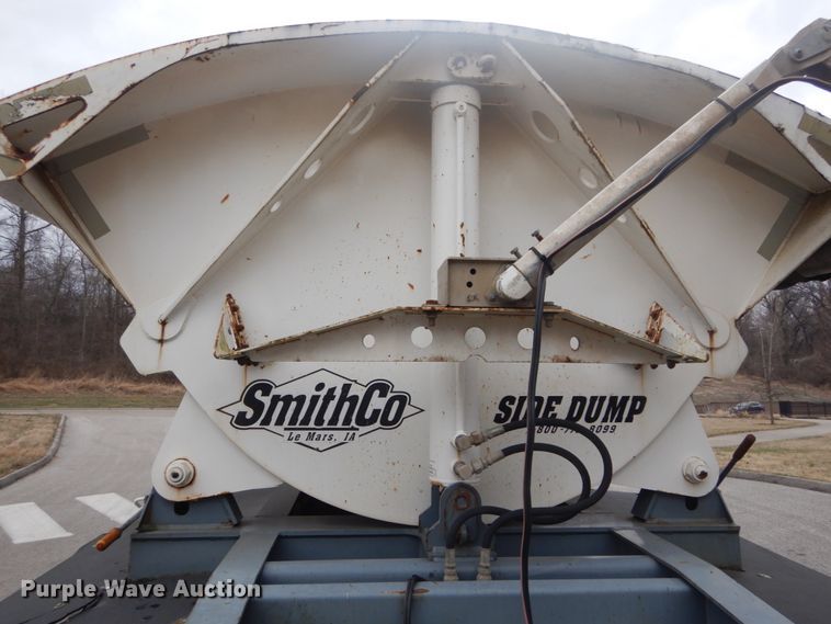 image for item GT9685 2003 Smith Co 2002  side dump trailer