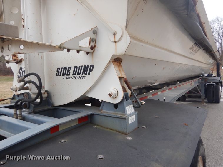 image for item GT9685 2003 Smith Co 2002  side dump trailer