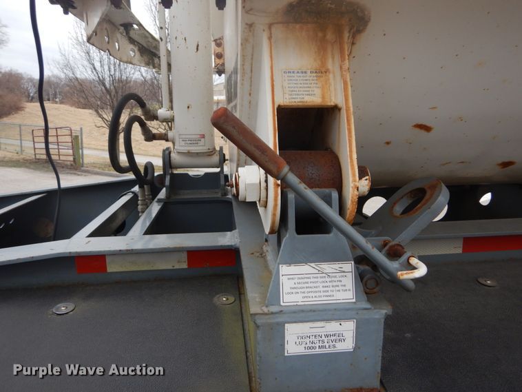 image for item GT9685 2003 Smith Co 2002  side dump trailer