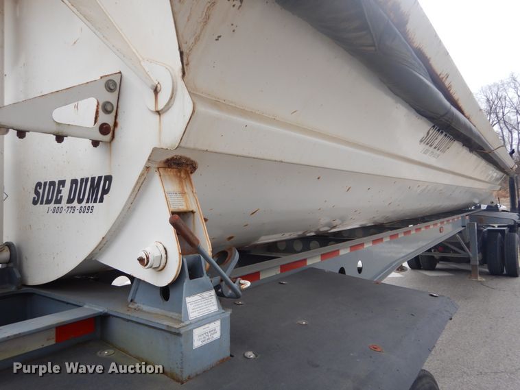 image for item GT9685 2003 Smith Co 2002  side dump trailer
