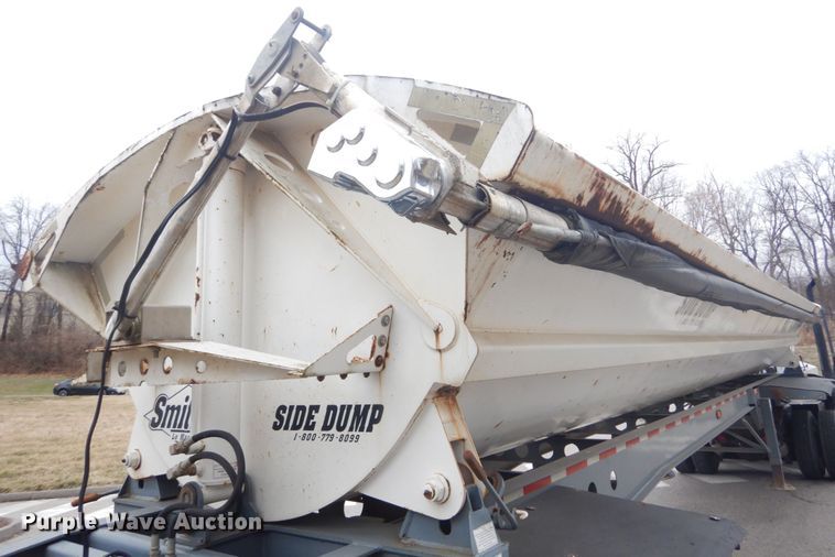 image for item GT9685 2003 Smith Co 2002  side dump trailer