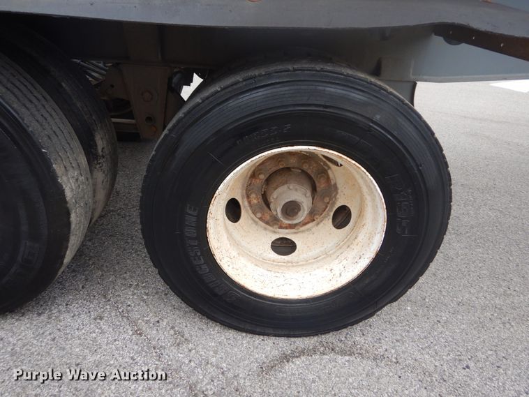 image for item GT9685 2003 Smith Co 2002  side dump trailer