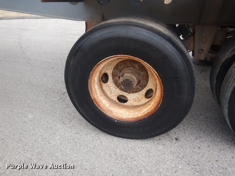 image for item GT9685 2003 Smith Co 2002  side dump trailer