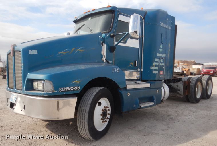 image for item HG9971 2007 Kenworth T600B  semi truck