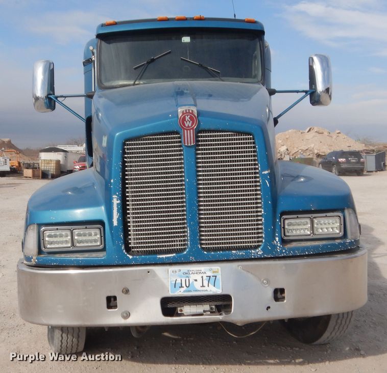 image for item HG9971 2007 Kenworth T600B  semi truck