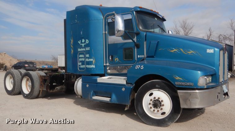 image for item HG9971 2007 Kenworth T600B  semi truck