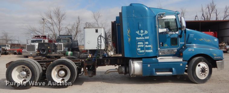 image for item HG9971 2007 Kenworth T600B  semi truck