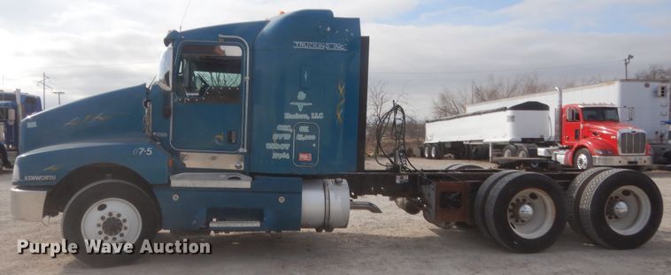 image for item HG9971 2007 Kenworth T600B  semi truck