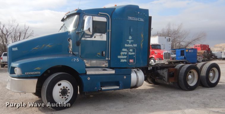 image for item HG9971 2007 Kenworth T600B  semi truck
