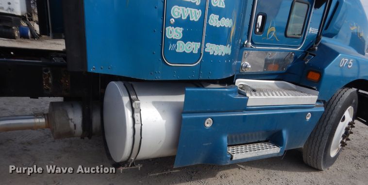 image for item HG9971 2007 Kenworth T600B  semi truck