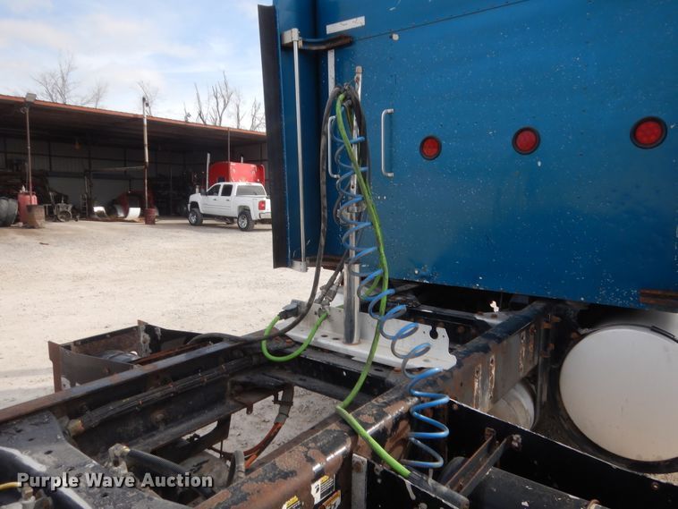 image for item HG9971 2007 Kenworth T600B  semi truck