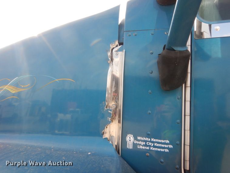 image for item HG9971 2007 Kenworth T600B  semi truck