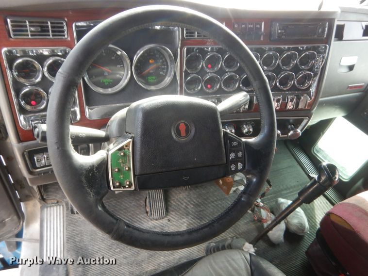 image for item HG9971 2007 Kenworth T600B  semi truck