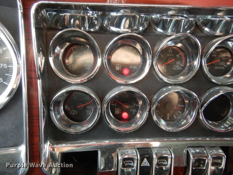 image for item HG9971 2007 Kenworth T600B  semi truck