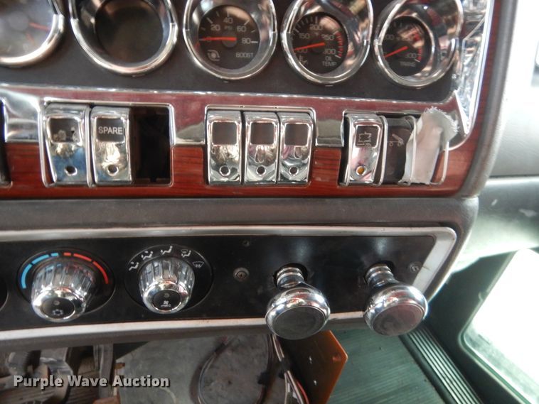 image for item HG9971 2007 Kenworth T600B  semi truck