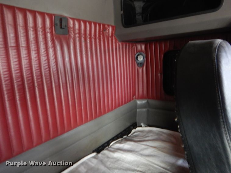 image for item HG9971 2007 Kenworth T600B  semi truck