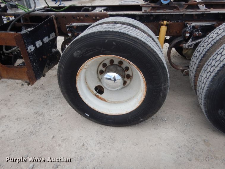 image for item HG9971 2007 Kenworth T600B  semi truck