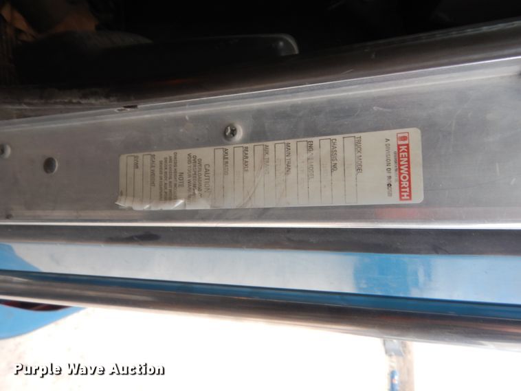 image for item HG9971 2007 Kenworth T600B  semi truck