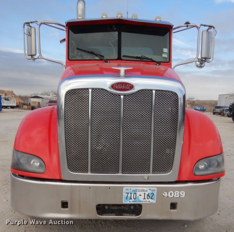 image for item HG9972 2008 Peterbilt 384  semi truck