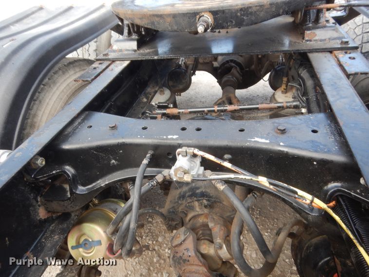 image for item HG9972 2008 Peterbilt 384  semi truck