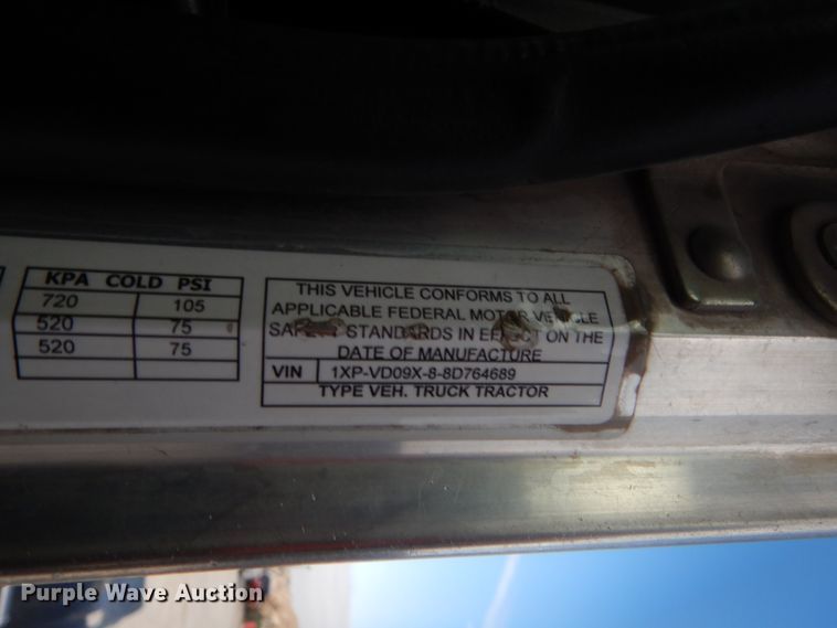 image for item HG9972 2008 Peterbilt 384  semi truck