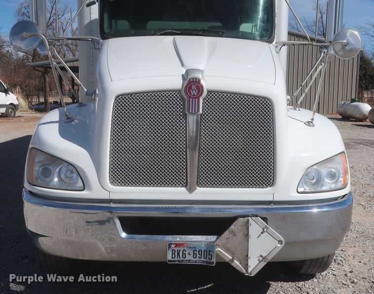 image for item HK9713 2012 Kenworth T370  box truck