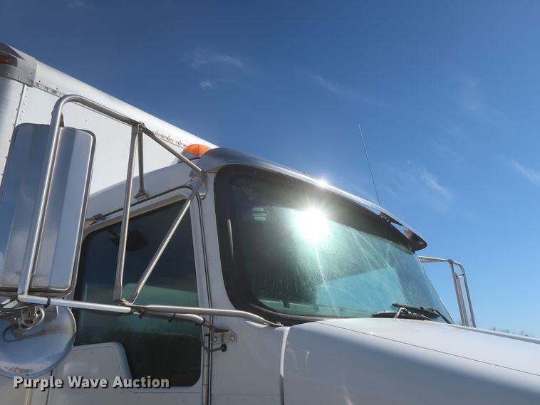 image for item HK9713 2012 Kenworth T370  box truck