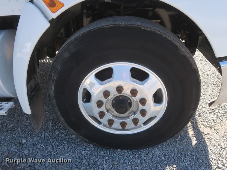 image for item HK9713 2012 Kenworth T370  box truck