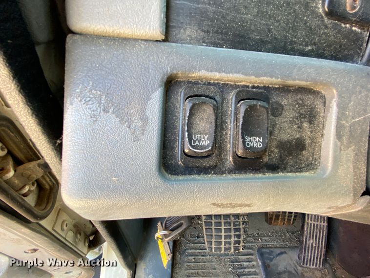 image for item HR9477 2006 Freightliner Columbia  semi truck