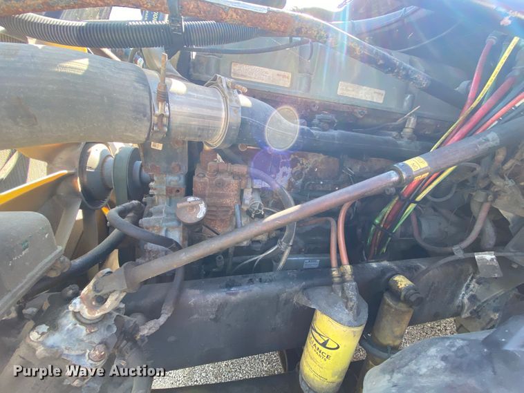 image for item HR9477 2006 Freightliner Columbia  semi truck