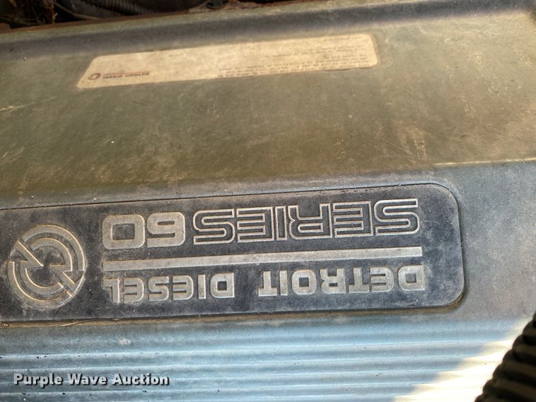 image for item HR9477 2006 Freightliner Columbia  semi truck