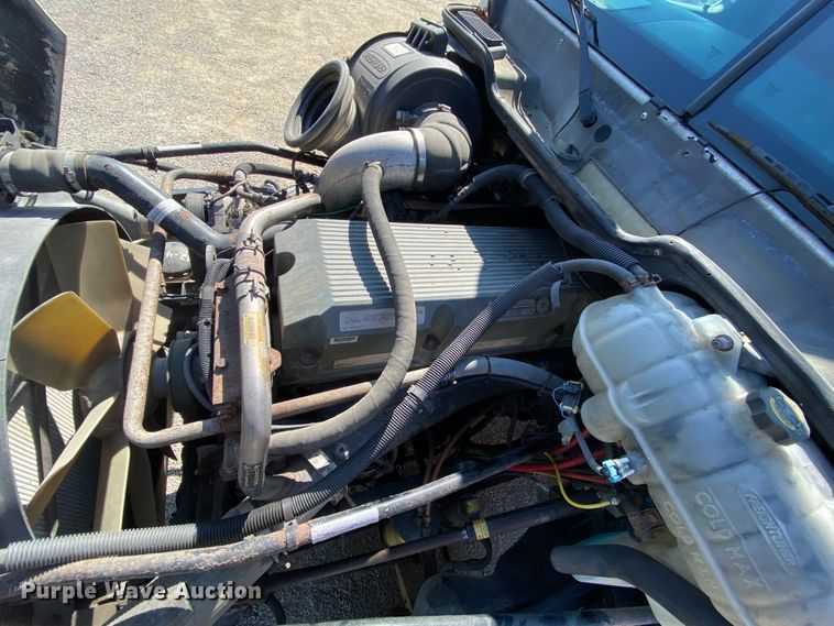 image for item HR9477 2006 Freightliner Columbia  semi truck