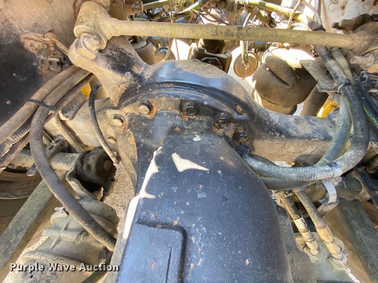 image for item HR9477 2006 Freightliner Columbia  semi truck