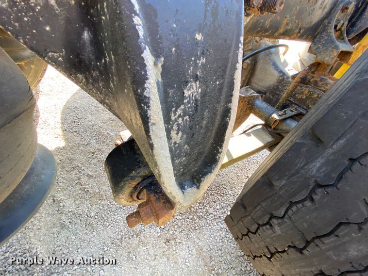 image for item HR9477 2006 Freightliner Columbia  semi truck