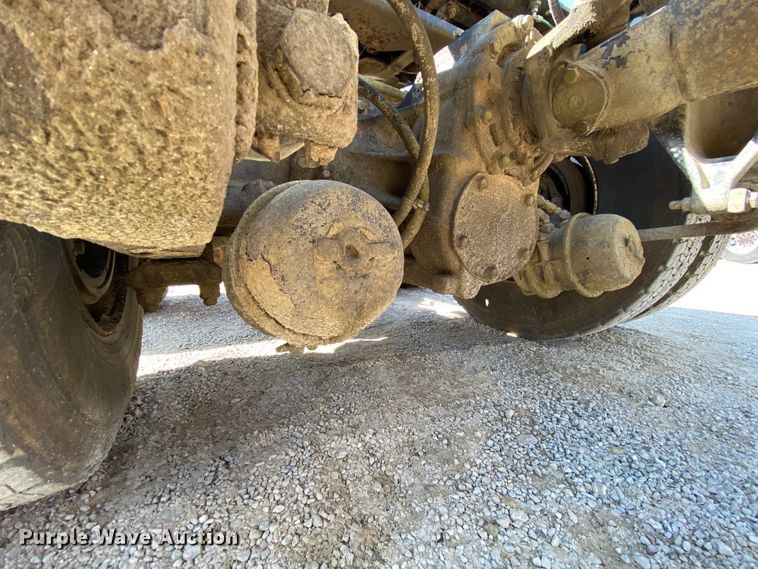 image for item HR9477 2006 Freightliner Columbia  semi truck