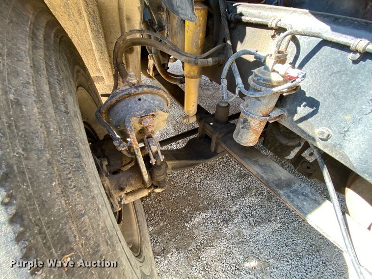 image for item HR9477 2006 Freightliner Columbia  semi truck