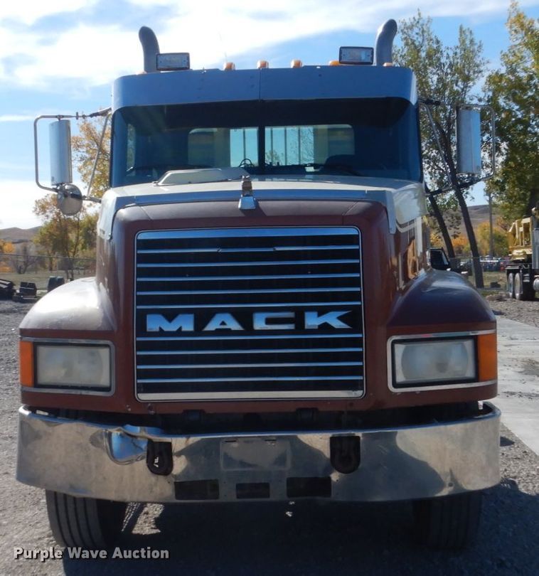 image for item HS9365 1998 Mack CH613  semi truck