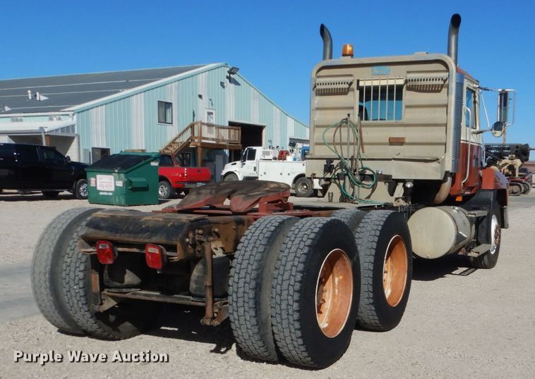 image for item HS9365 1998 Mack CH613  semi truck