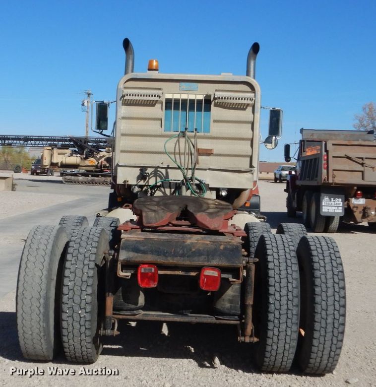 image for item HS9365 1998 Mack CH613  semi truck