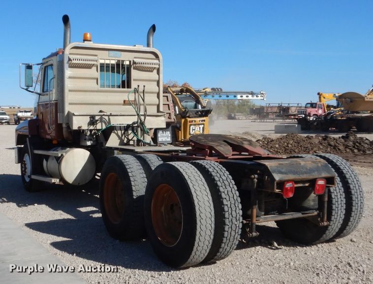 image for item HS9365 1998 Mack CH613  semi truck