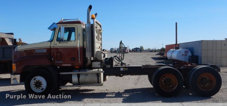 image for item HS9365 1998 Mack CH613  semi truck