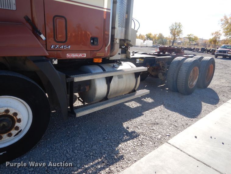 image for item HS9365 1998 Mack CH613  semi truck