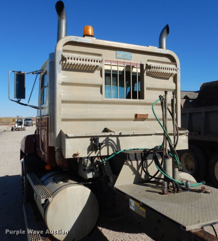 image for item HS9365 1998 Mack CH613  semi truck