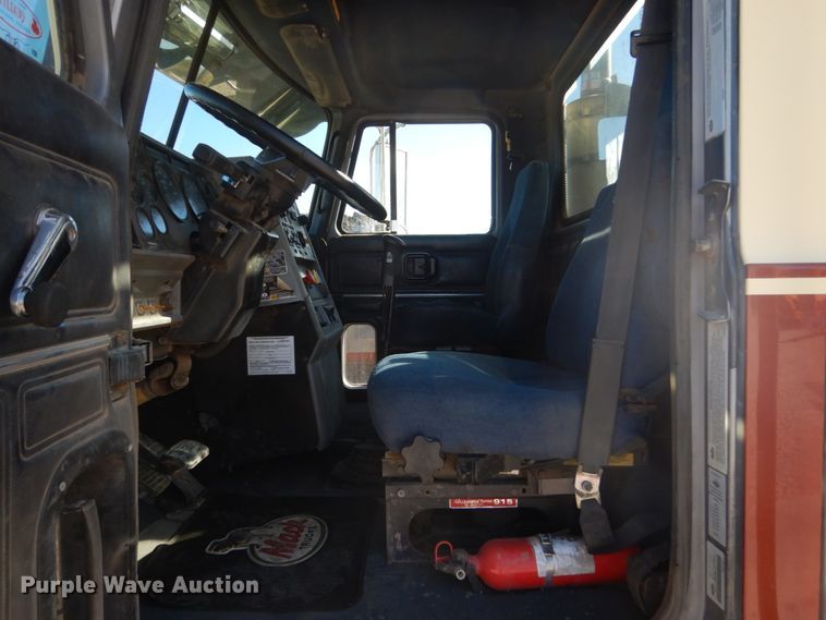 image for item HS9365 1998 Mack CH613  semi truck