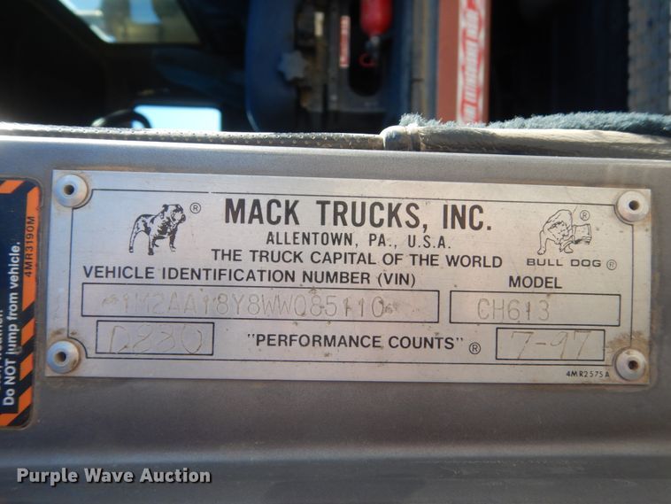 image for item HS9365 1998 Mack CH613  semi truck