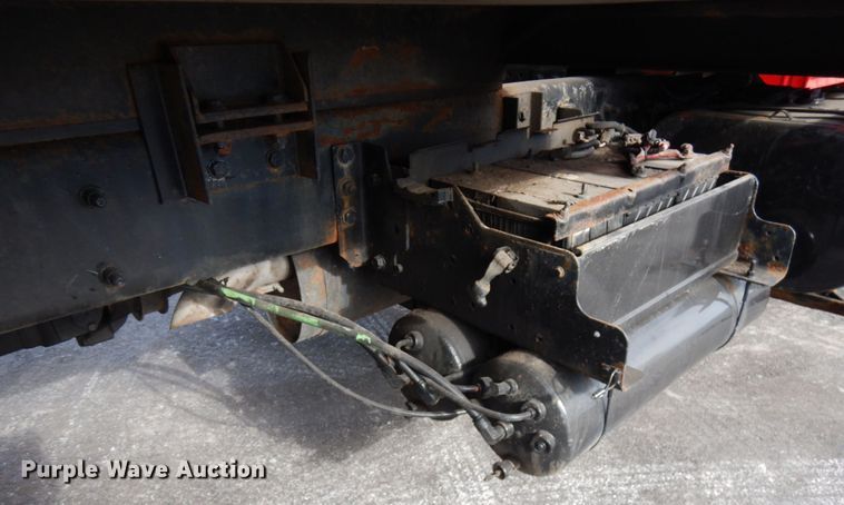 image for item HX9561 2007 International 4400  tank truck