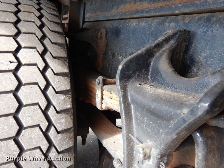 image for item HX9561 2007 International 4400  tank truck