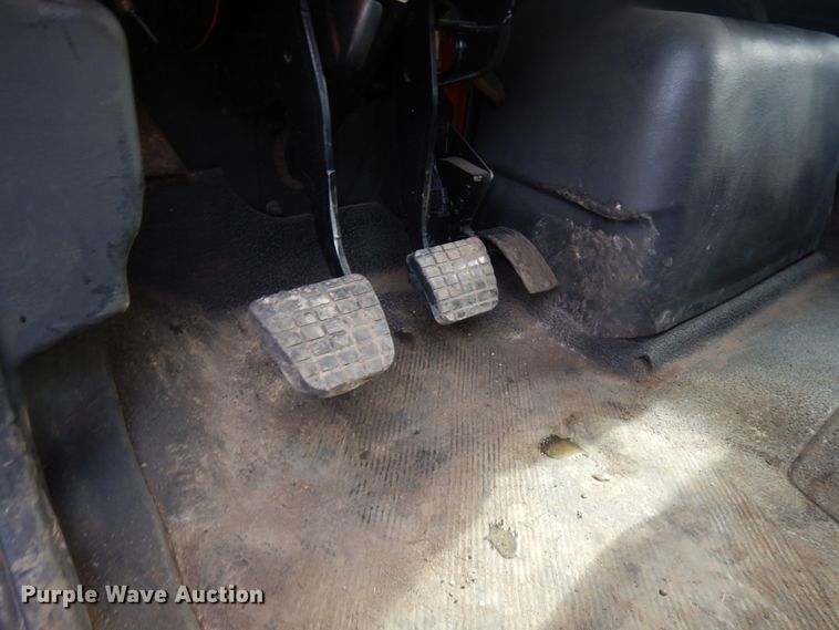 image for item HX9561 2007 International 4400  tank truck