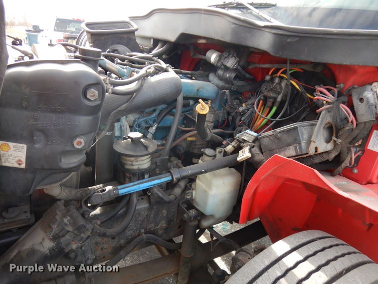 image for item HX9561 2007 International 4400  tank truck